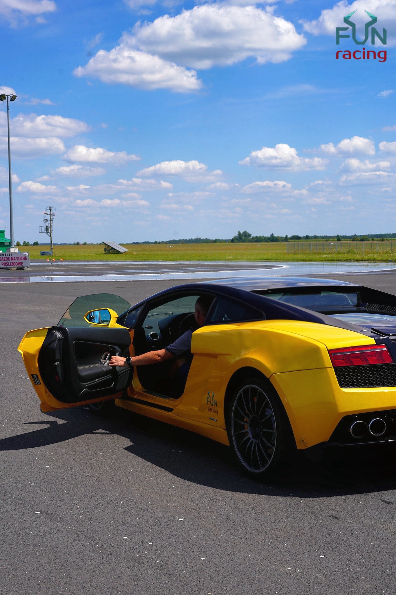 Co-Drive Lamborghini Gallardo ulicami miasta